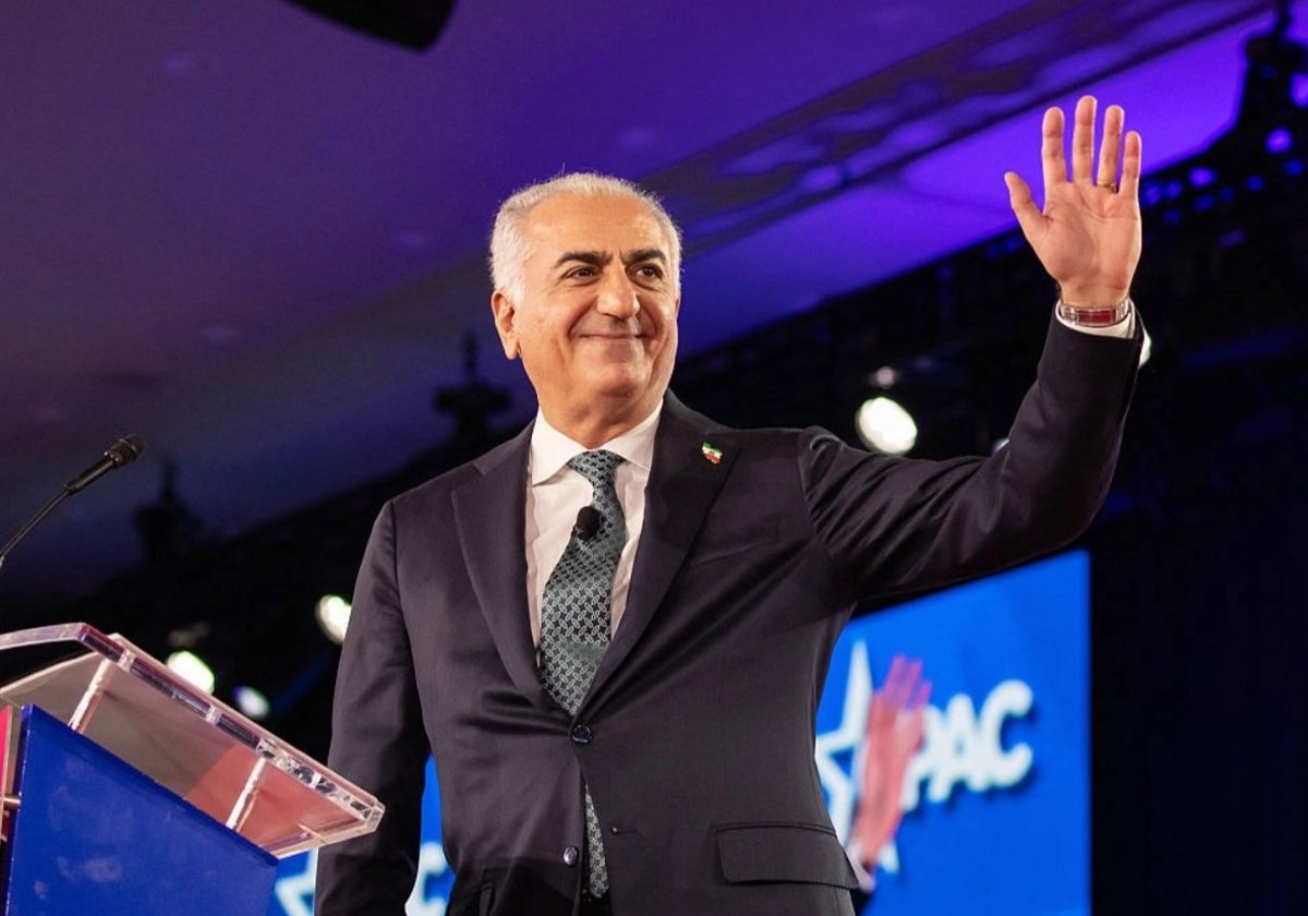 AmericanpowerUs's tweet photo. Will Reza Pahlavi play a major role in Iran's future?

A) Certainly 
B) Likely 
C) Unlikely 
D) Unsure https://t.co/msXlGmsIT9