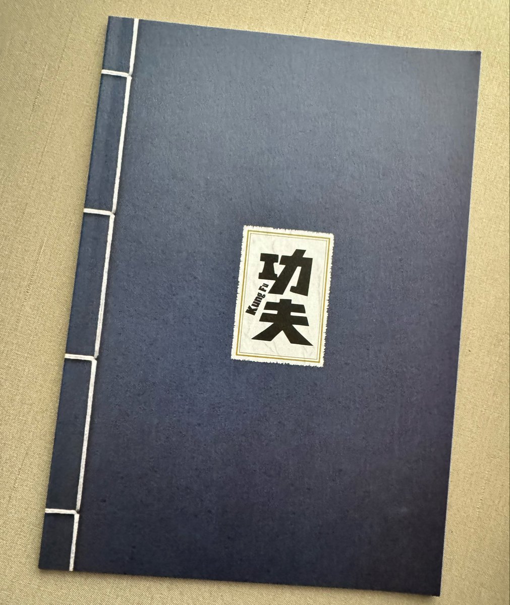 nomizuiori's tweet photo. 『#ギデンズ・コーの功夫(カンフー) 』
パンフレットはオマージュの元ネタや解説など情報量たっぷりでした！！場面写ももりもり！
鑑賞後のお供に、観たぞ記念にお迎えしましょ🫶
#映画カンフー https://t.co/MkZS7CmmU9