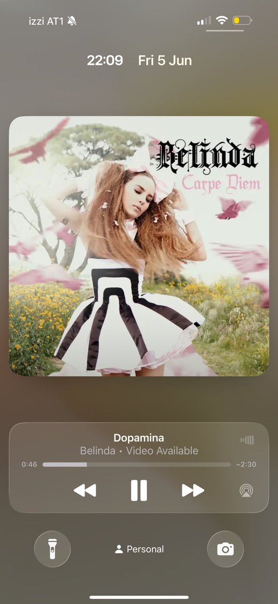 SaulSL80's tweet photo. Noche loca de viernes escuchando a esta diva pop https://t.co/d8ps8qv8Ad