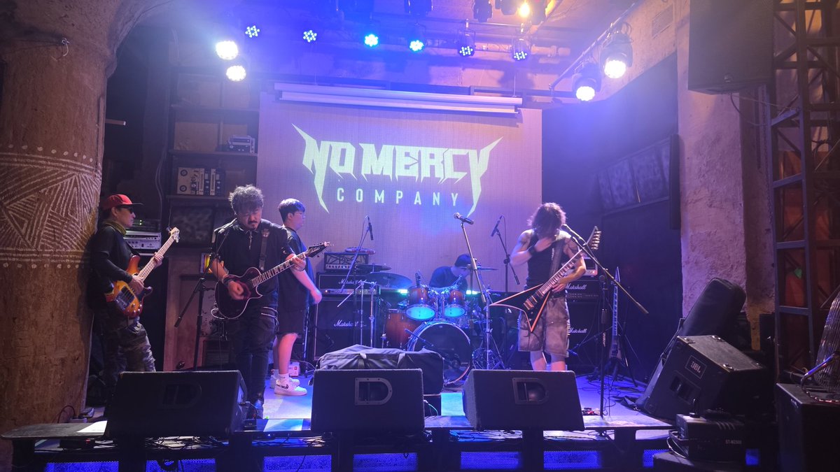 Band_Hammering's tweet photo. 곧 만나요!
もうすぐ会いましょう!
See you soon Everybody-! https://t.co/BVDrUCLIHv