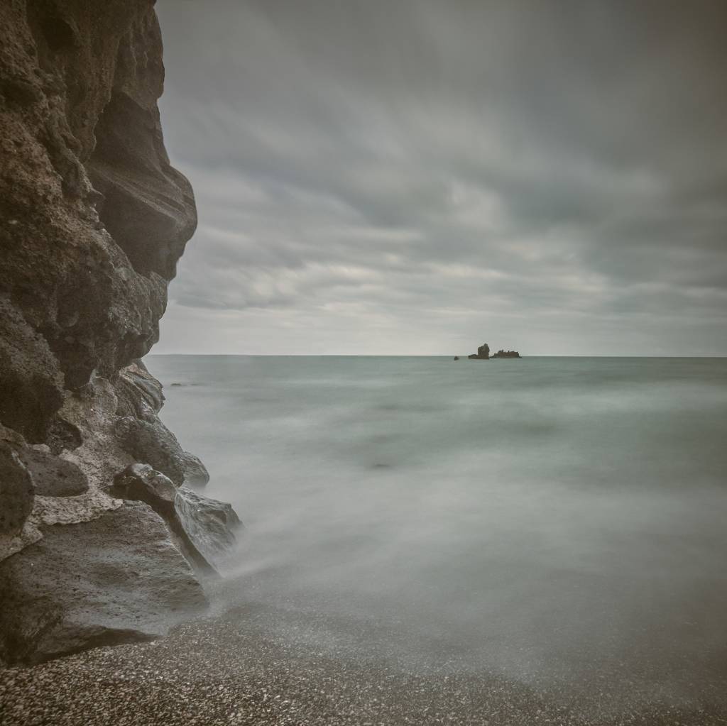 artlimitednet's tweet photo. Vulcanus Veridis by Bettina Gouchet https://t.co/rNPj4MRnOy
#landscapehunter #contemplation #colors_of_day #colour #photography #landscape #nature #fantasy #plage #capture #visiblewomen #beach #discoverglobe #mythique #minimalisme #basalte #awesome_photographers #dsertique… https://t.co/fUmWjHZ2WL