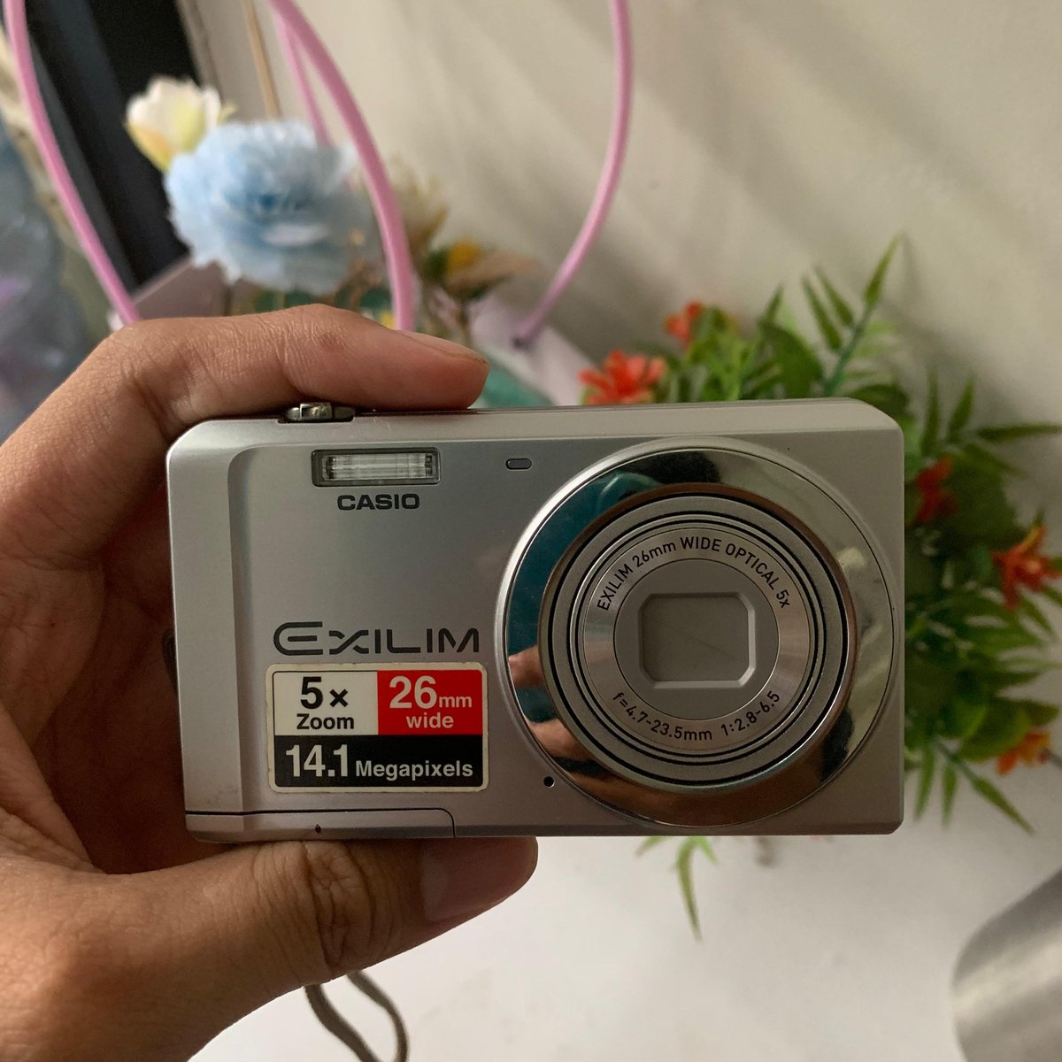 dryflowrs's tweet photo. 🎀 WTS Digicam Pocket🎀
Haloo guys yg mau digicamnya samaan sama CORTIS aku lagiii punya nihhh 📸✨
https://t.co/PEkUxTpfOa

📍payment &amp; transaction
- COD khusus area Bekasi
- bisa via Shopee juga 🛒

For more detail dm aku aja yaa n hasil aku spill sedikit dibawah ✨✌🏻 https://t.co/H3wSdrd2lB