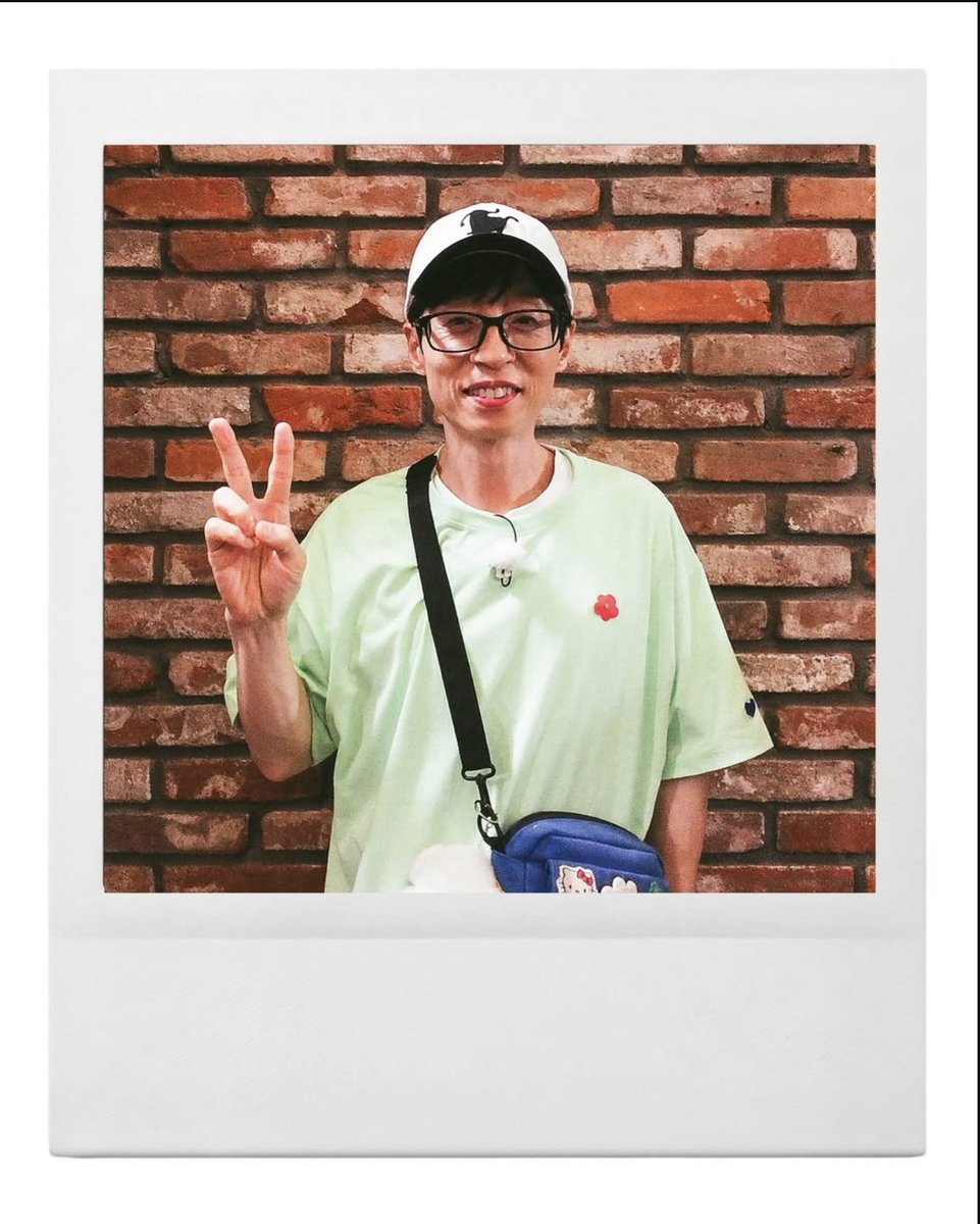 YJS_jaesukfan's tweet photo. 런닝맨 사진작가님 인스타 @ okphto_daily
Polaroid Project 유재석💚 https://t.co/zppKXBEhDx