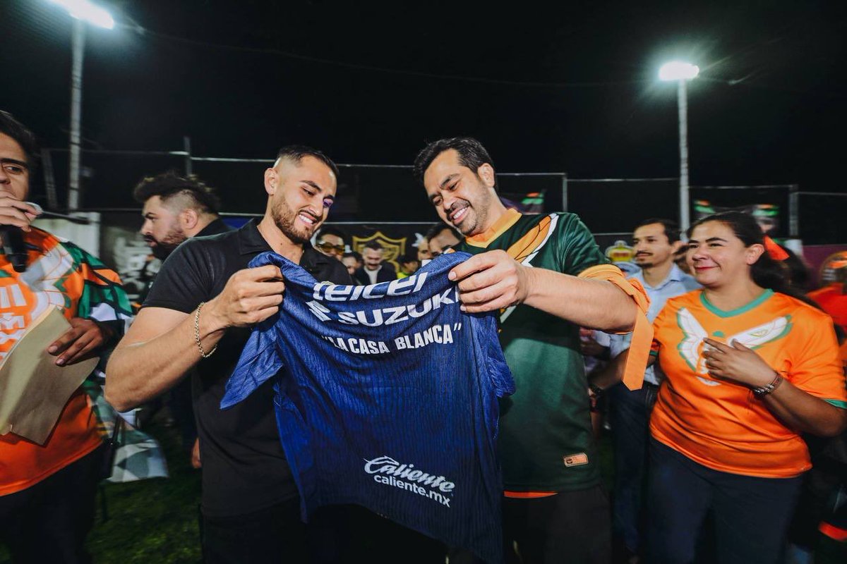 AlvarezMaynez's tweet photo. Este noche inauguramos la Copa Naranja 🍊 en Zacatecas y seguimos fomentando el deporte y los valores en las nuevas generaciones.

México cree en México 🇲🇽. https://t.co/rMV3KSQMnF