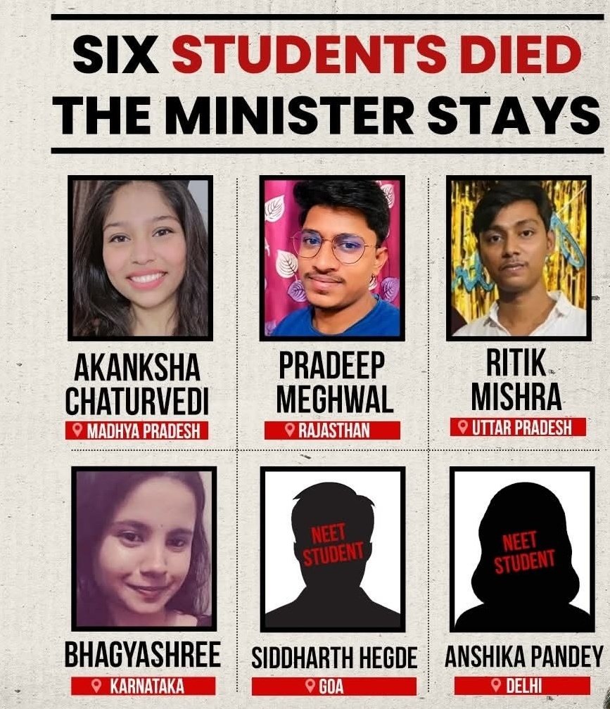 _fickle__'s tweet photo. कॉकरोच हम शर्मिंदा हैं, तेरे क़ातिल दरिंदा हैं।
#cocroachjantaparty #CJPProtest #JantarMantar https://t.co/Ji4ppSz5nV