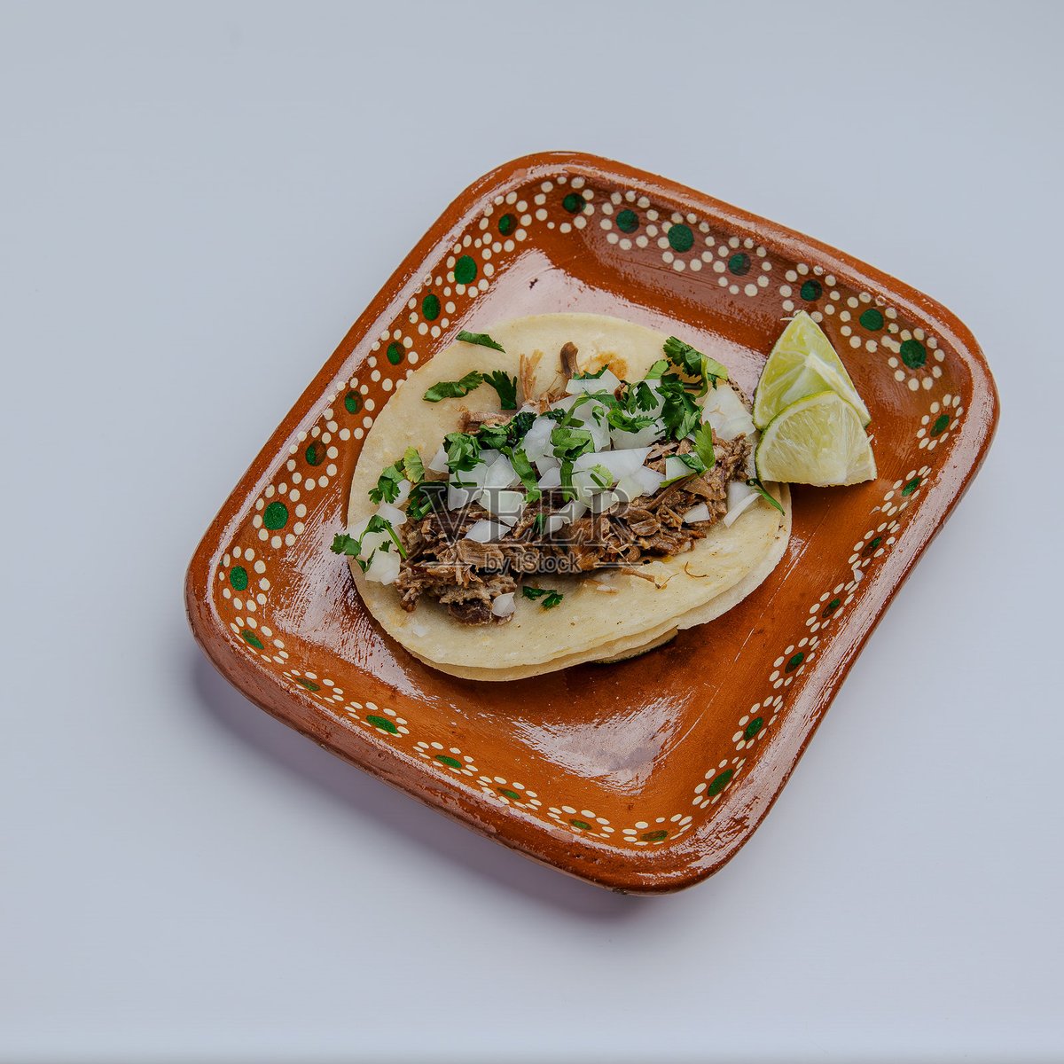 NadiaNihoe's tweet photo. Warm street tacos with fresh cilantro u0026 lime—just $2! Perfect late-night bite after work. #StreetFoodVibes https://t.co/g4if4IrR9V