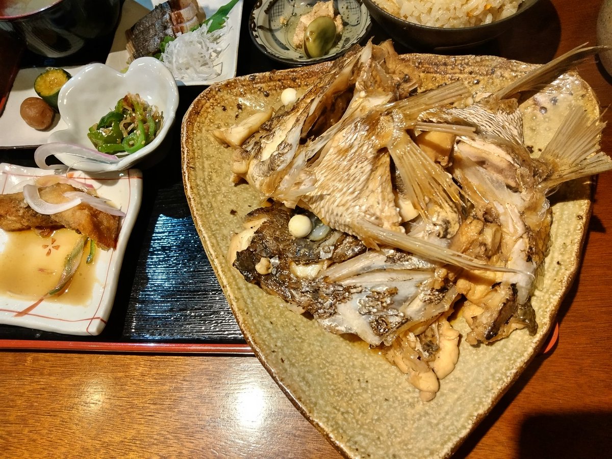 samuraidriveps4's tweet photo. 漁師さんがやってる御店🎵定食1500円くらい😺 https://t.co/45o73yBQy0