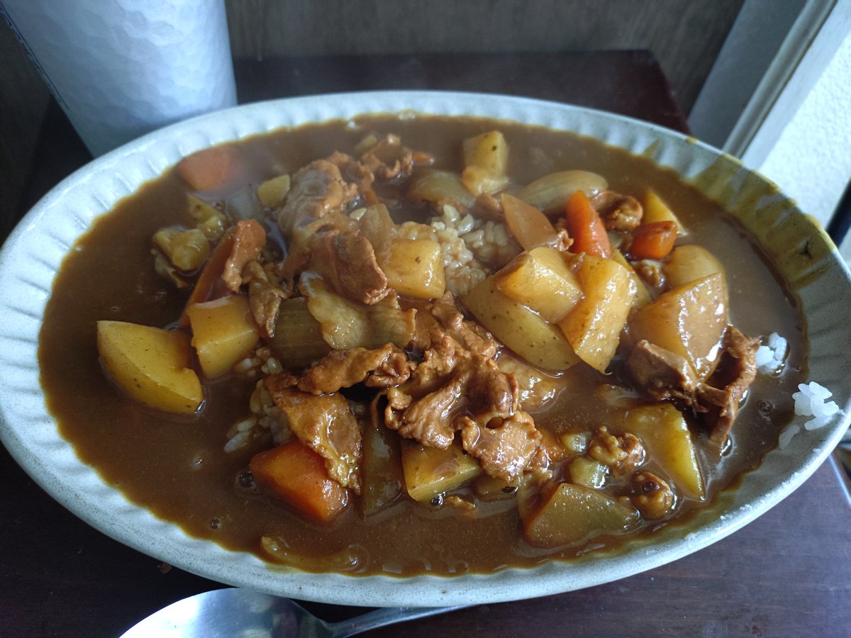 konekorie's tweet photo. 今日は統計ソフトRに翻弄された1日だった。昨日の20時に起きて、ズーっと操作のチェックしっぱなし。とどの詰まりが、最新の統計ソフトRではもう動かないパッケージがあったってこと。明日から出直しじゃ。

今日の夕飯のカレー↓。美味かった。 https://t.co/yb1YFVbYIq