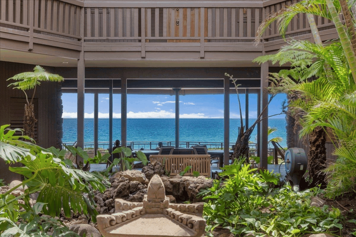 HawaiiLife's tweet photo. Just listed by Mary M Kerstulovich, R(S) is 2994 S Kihei Rd 106, in Kihei, Maui, for $1,590,000.

https://t.co/zVw3m6IZlp

Remodeled ground-floor 2-bed, 2-bath residence in Hale Hui Kai with oceanfront views.

Tap the link for more details.

#HawaiiLife #Maui https://t.co/N93EkMOqGu