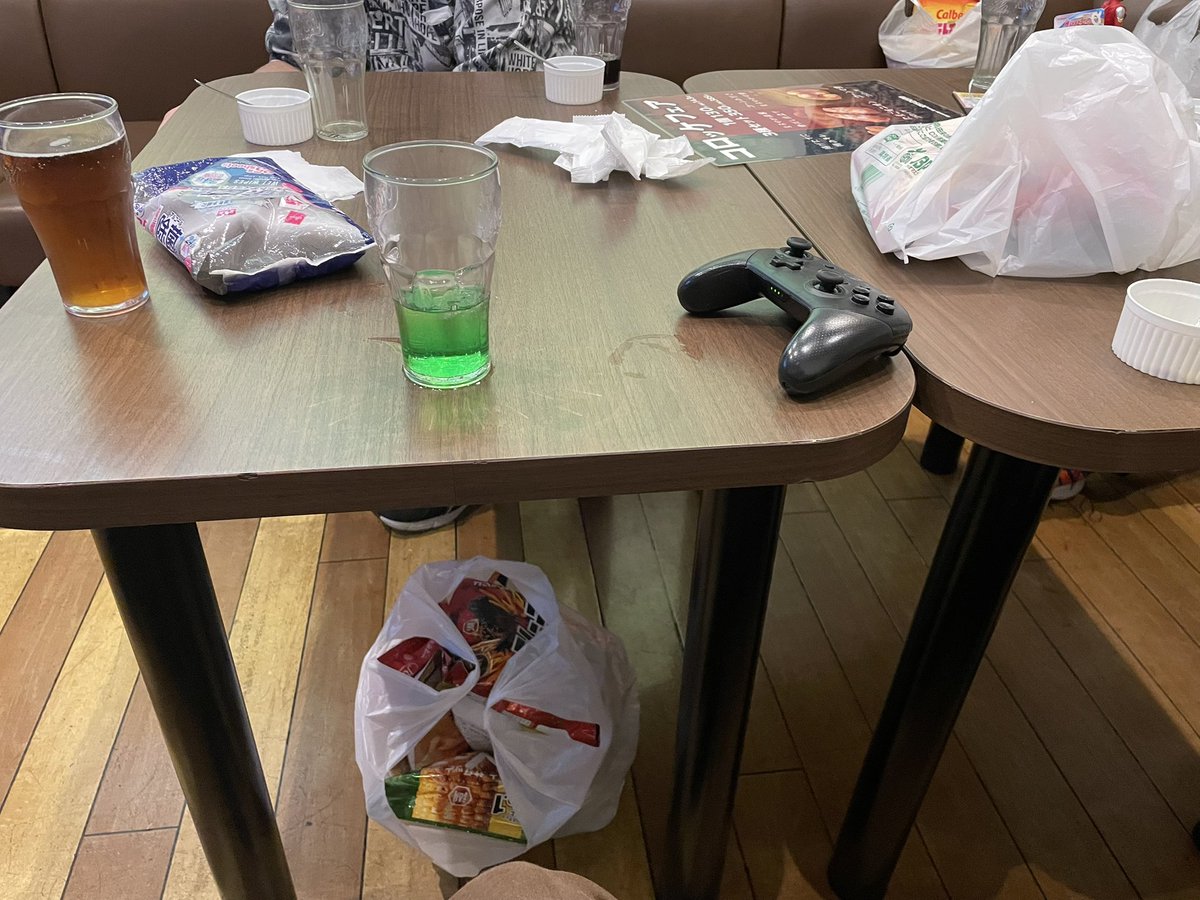 jack___jack04's tweet photo. 会社の仲間と、カラオケ＆任天堂でスマブラですw https://t.co/9IbrDgV6jA