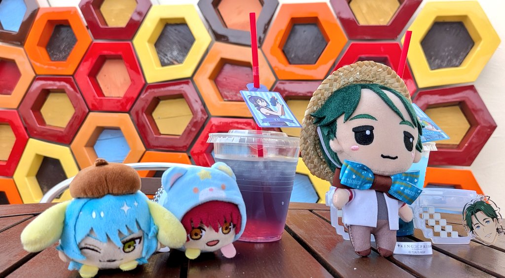 Yu___yuy's tweet photo. コラボドリンク、友達に推しと並べたい子選んでいいよって言ったら、ユウくんになりました https://t.co/macExy8d7O