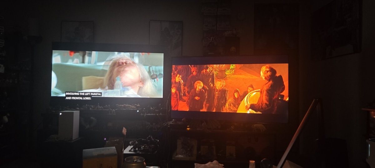 jsrippa007's tweet photo. Xbox One X and Xbox 1 https://t.co/g5aAV3DzX8