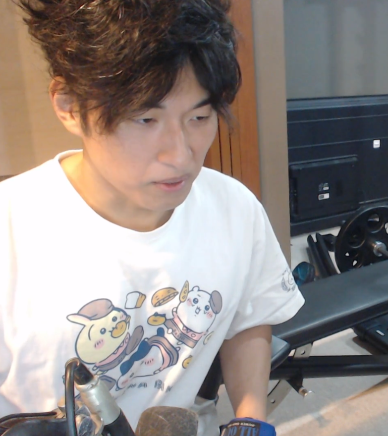 Hoxpers's tweet photo. ちいかわベーカリーにオープン初日に行って、売っているグッズはほとんど買ったらしい https://t.co/uHixzUsinv