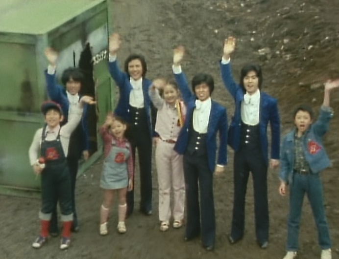 yonagoman's tweet photo. @TokudaiRainbow こちらこそ、懐かしい画像をありがとうございました。ザ・リリーズさんは中学時代の青春を彩ってくれたアイドルでした。
ガンバロンは2話でしたでしょうか。動物病院の先生役でしたね。
１話のフォーリーブスさんも印象深いですね。 https://t.co/YZ79SnZgVQ