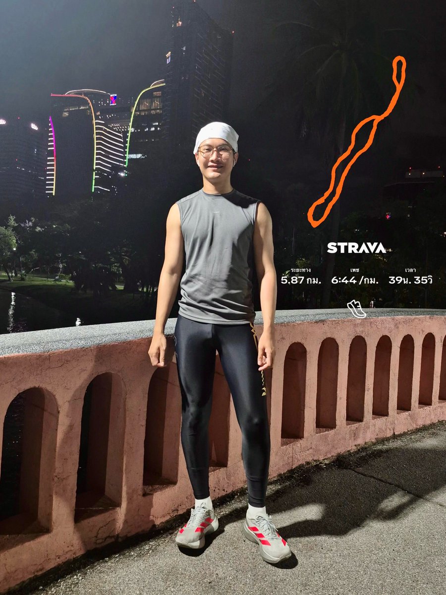 spyronnn's tweet photo. Friday night run https://t.co/VpEePLmliP