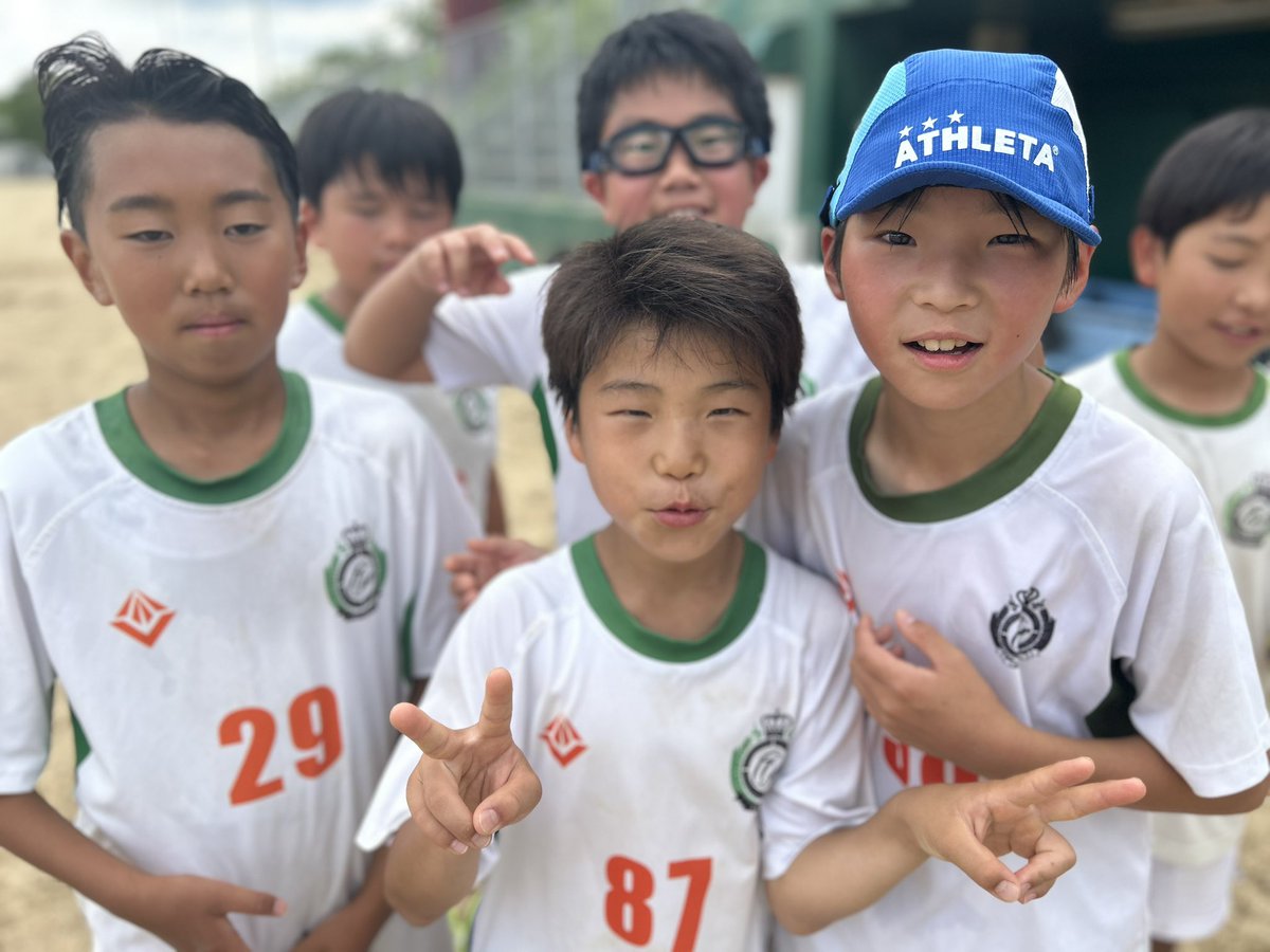 crearfc's tweet photo. 2026.6.6(土)
U-12②/TRM
🆚フルジェンテ桜井
0-1
1-1
得点者:髙谷
2-0
得点者:浦野、内藤
5-0
得点者:嶋田②、内藤②、髙谷 https://t.co/eNboObQKol