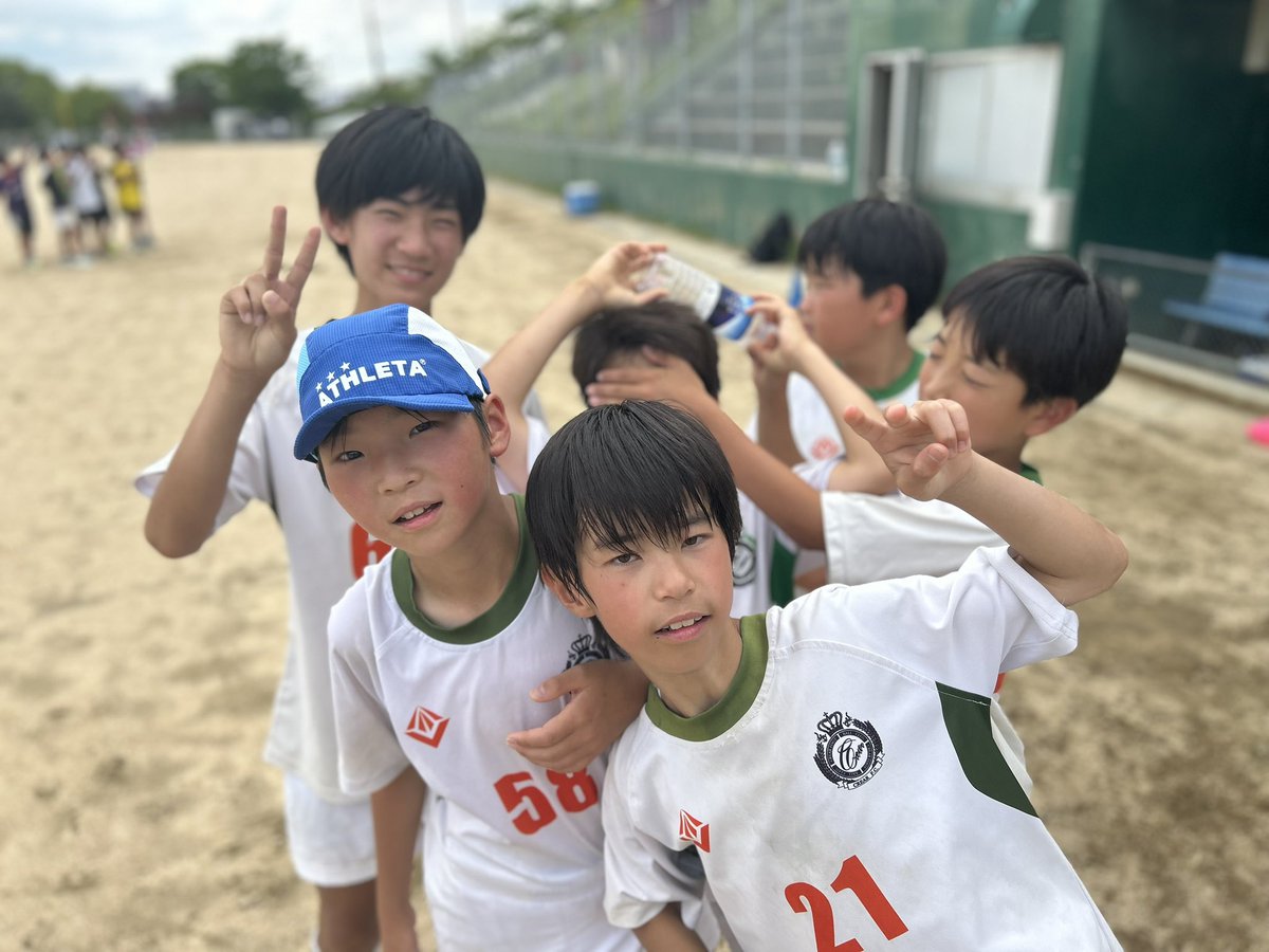 crearfc's tweet photo. 2026.6.6(土)
U-12②/TRM
🆚フルジェンテ桜井
0-1
1-1
得点者:髙谷
2-0
得点者:浦野、内藤
5-0
得点者:嶋田②、内藤②、髙谷 https://t.co/eNboObQKol