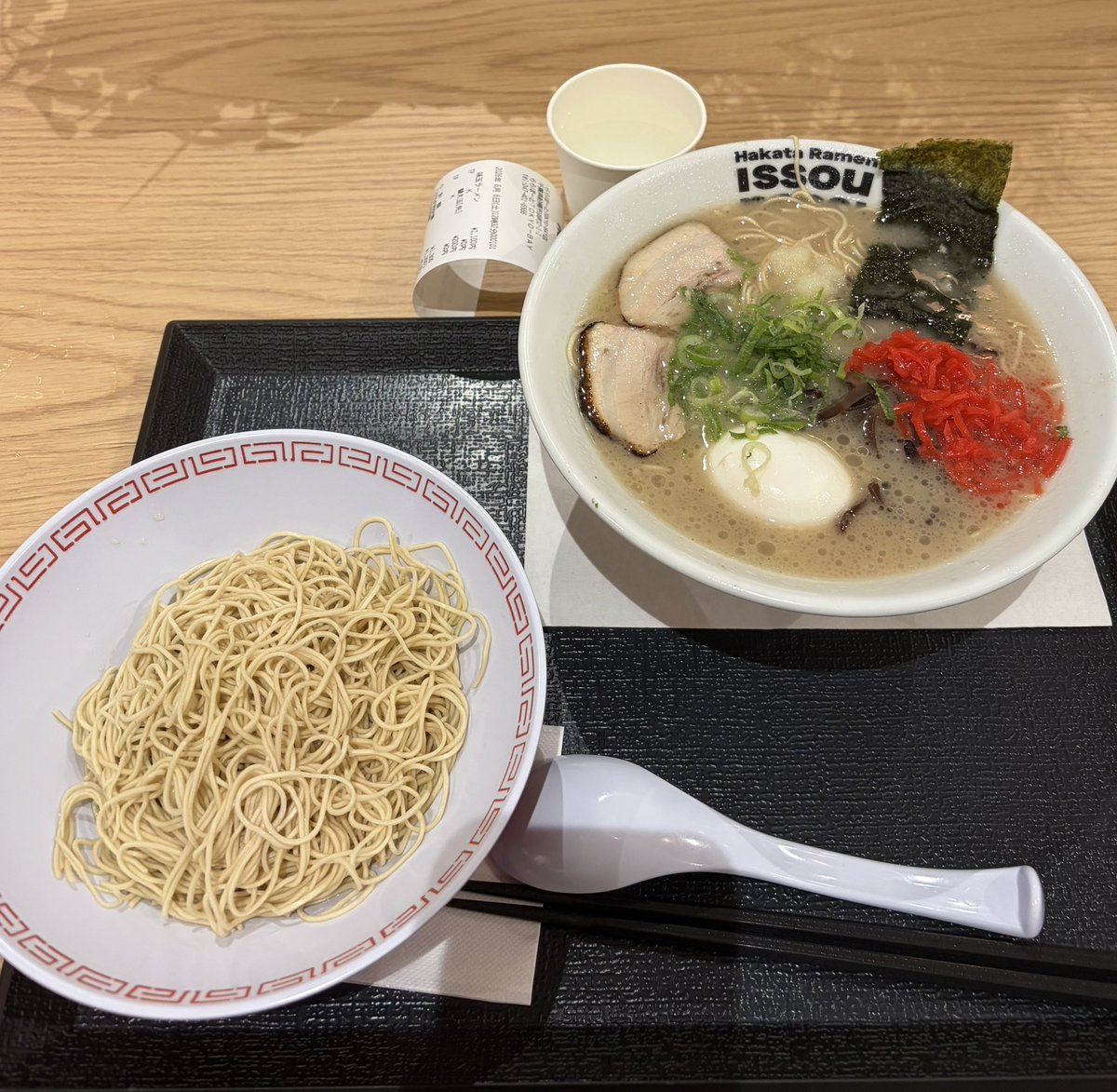 Tak_33's tweet photo. ららぽーとで昼飯、先週の横浜に続けて一双へ。
腹減り過ぎて替え玉まで頼んでしまった。
いつか博多に食べ行きたい！ https://t.co/ZGvhngoPUa