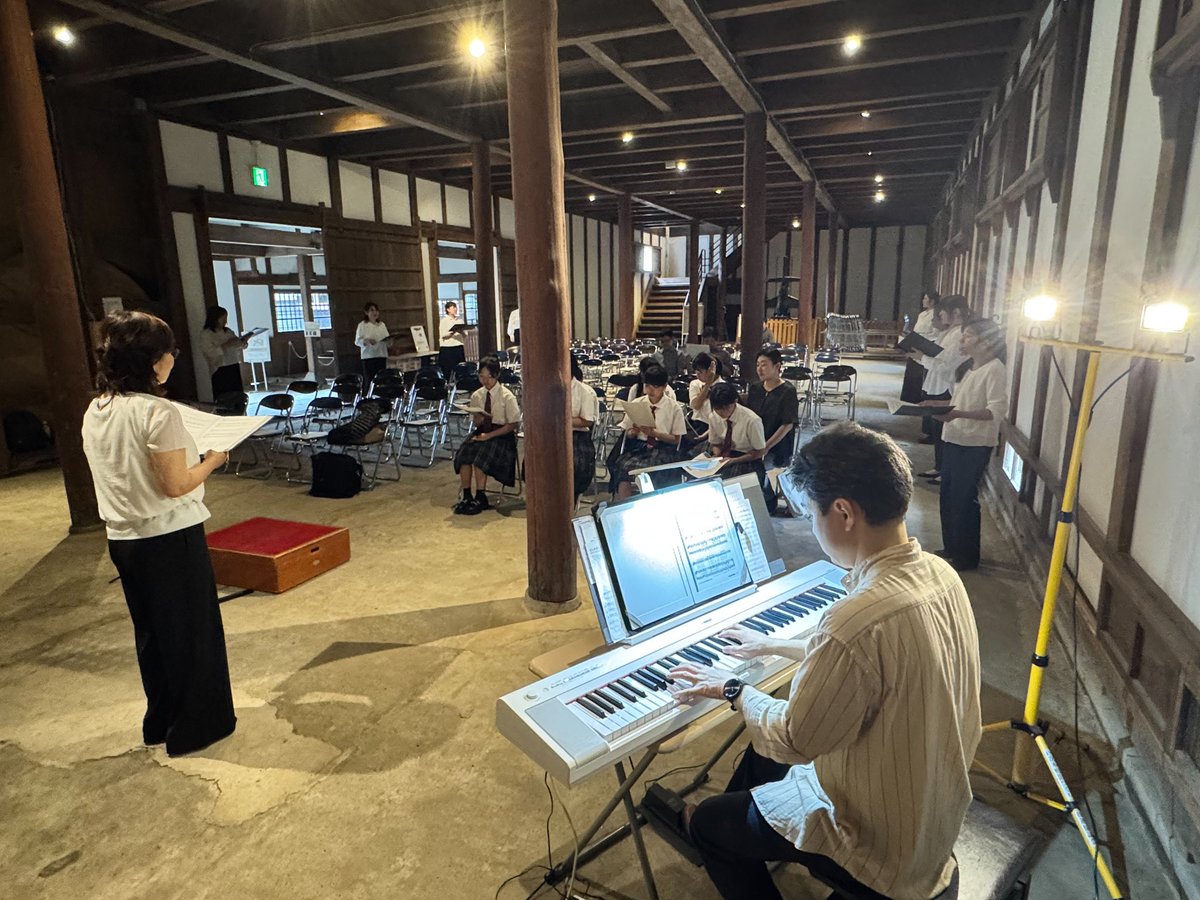 EnsembleGAMA's tweet photo. 蔵シックコンサート、多くのお客様にお越しいただき無事盛会のうちに終了することができました。
練習の成果がとてもよくあったところ、中々できなかったところもございましたが大変楽しく歌うことができました😆

疲労が！すごい！（）！ https://t.co/ZIzGy9EGMW