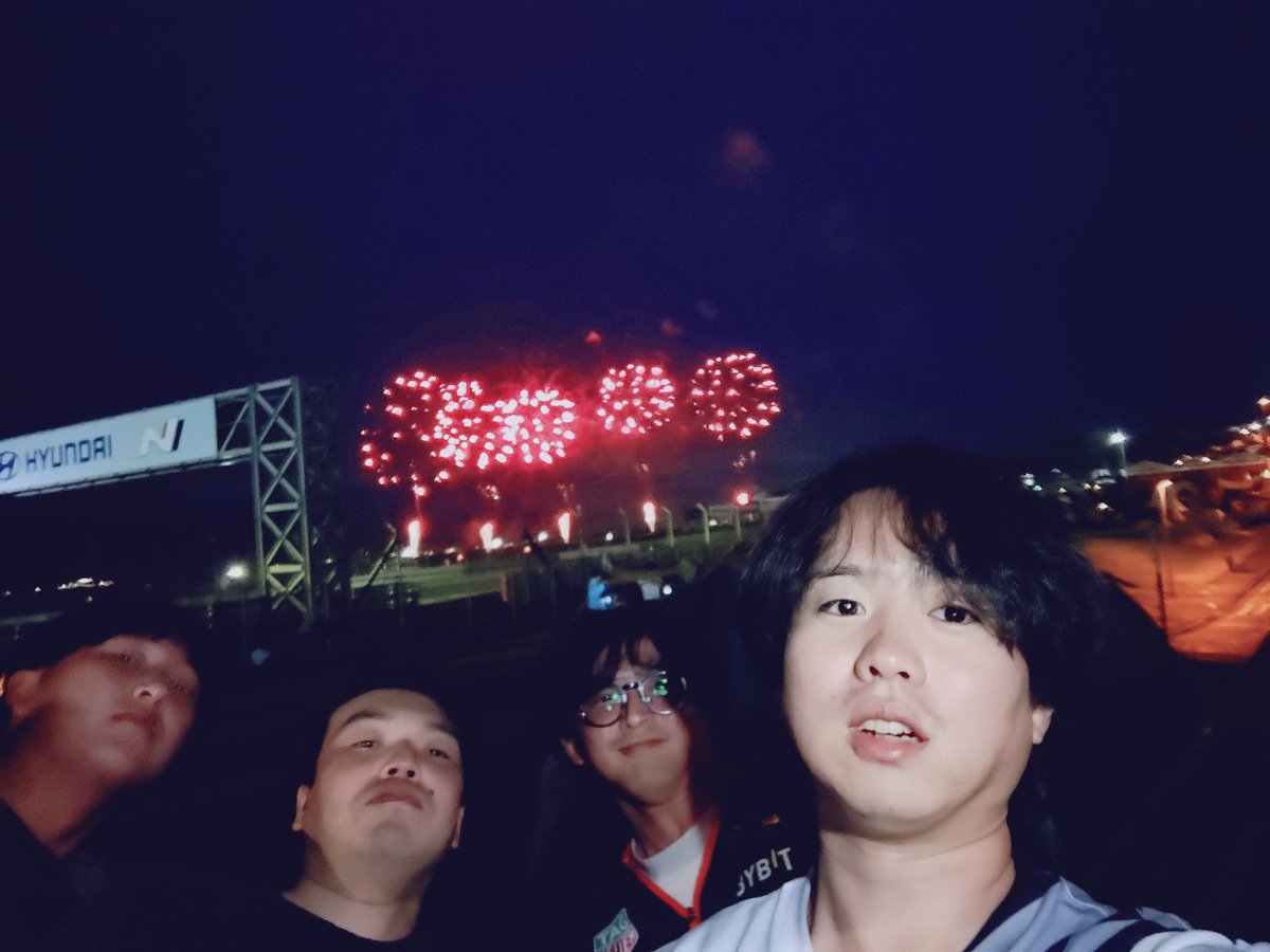 REFLECT_RAVEN's tweet photo. TTR毎年恒例
24S耐花火とキャンプ https://t.co/lwiVrby9cU