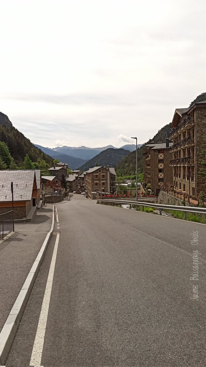 JaumeBassObiols's tweet photo. #Arinsal #LaMassana #Andorra #Pirineu #Bicicleta https://t.co/W2ZYfvuzTy