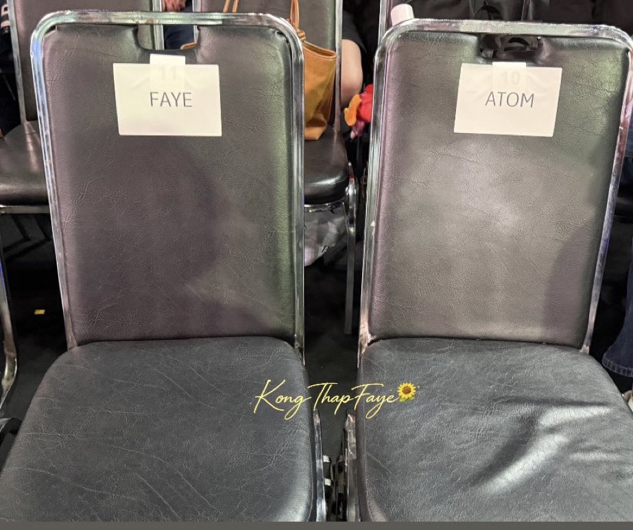 bridg87617's tweet photo. From not being able to interact with anyone, no attending any home events related to other artists in her country - 😏
 To attending events  in her country as invited guest with well behaved +1  who is free and interacts with everyone with a warm smile without making it on them 🥹🥹 we have come so far Fayemily Cheers to the new story and memories let's keep the momentum so they also be proud of us 🤗🥰 
#Engfa 
#FayeAtom 
#FayePeraya 
#AtomPariya