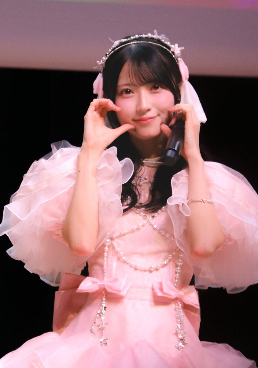 佐藤綺星、ファンクラブイベントでギャル天使姿が爆発的人気
