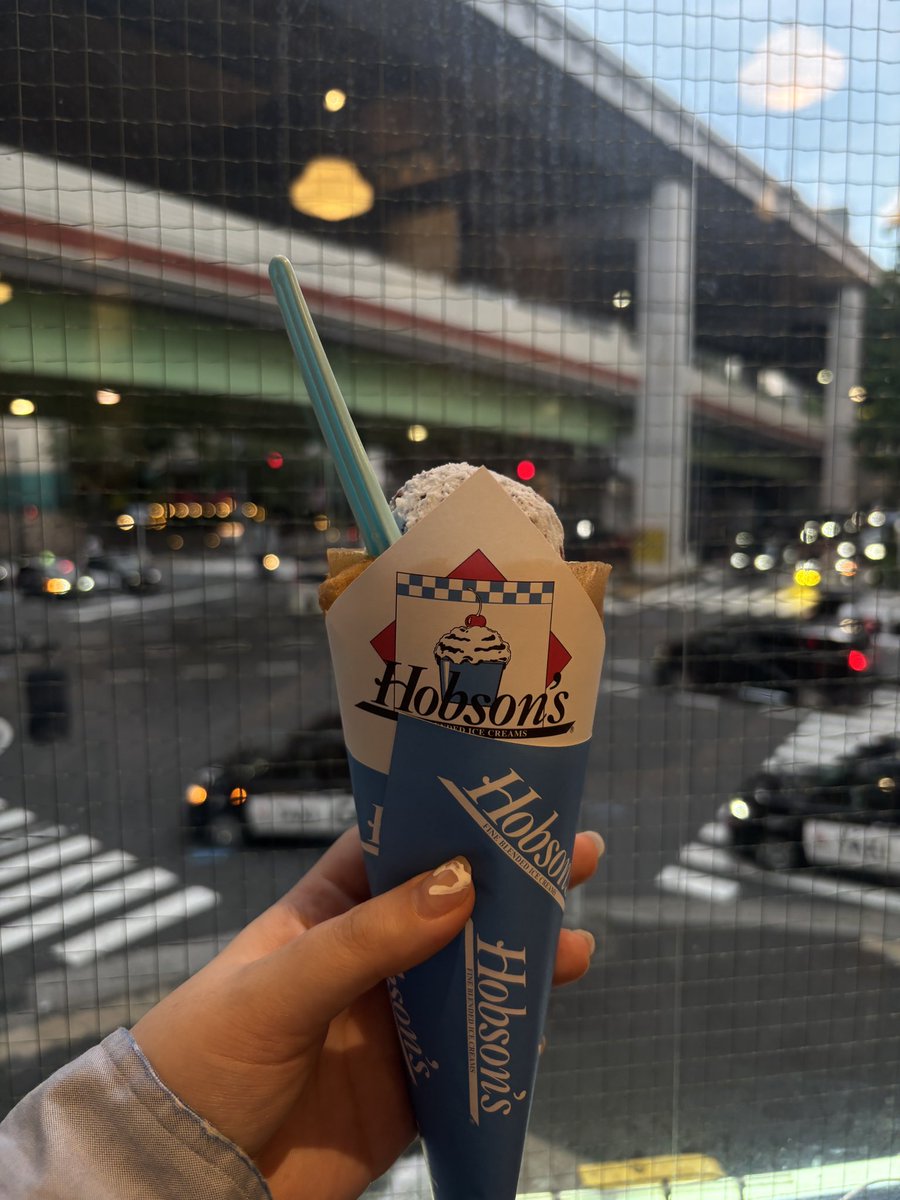 tri213's tweet photo. アイスいぃかな https://t.co/TrtoXCusIf