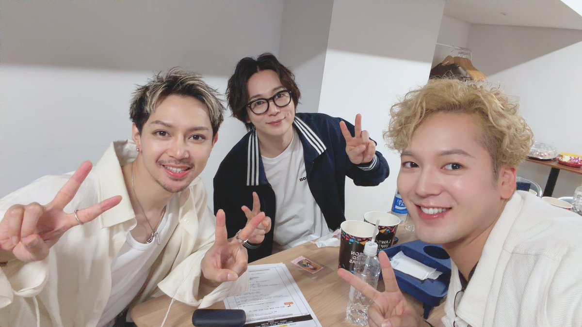 y_yuki0305's tweet photo. 舞台「幻想水滸伝-門の紋章戦争篇-」
舞台挨拶付き上映会

お邪魔させていただきました🥺🍀
当時の記憶はもちろんパーンの素晴らしいところを改めて認識できた
素敵な時間でした😘‼️
みんなとも集まれて良かった😊

#舞台幻水 https://t.co/1Rh0GhYLsW