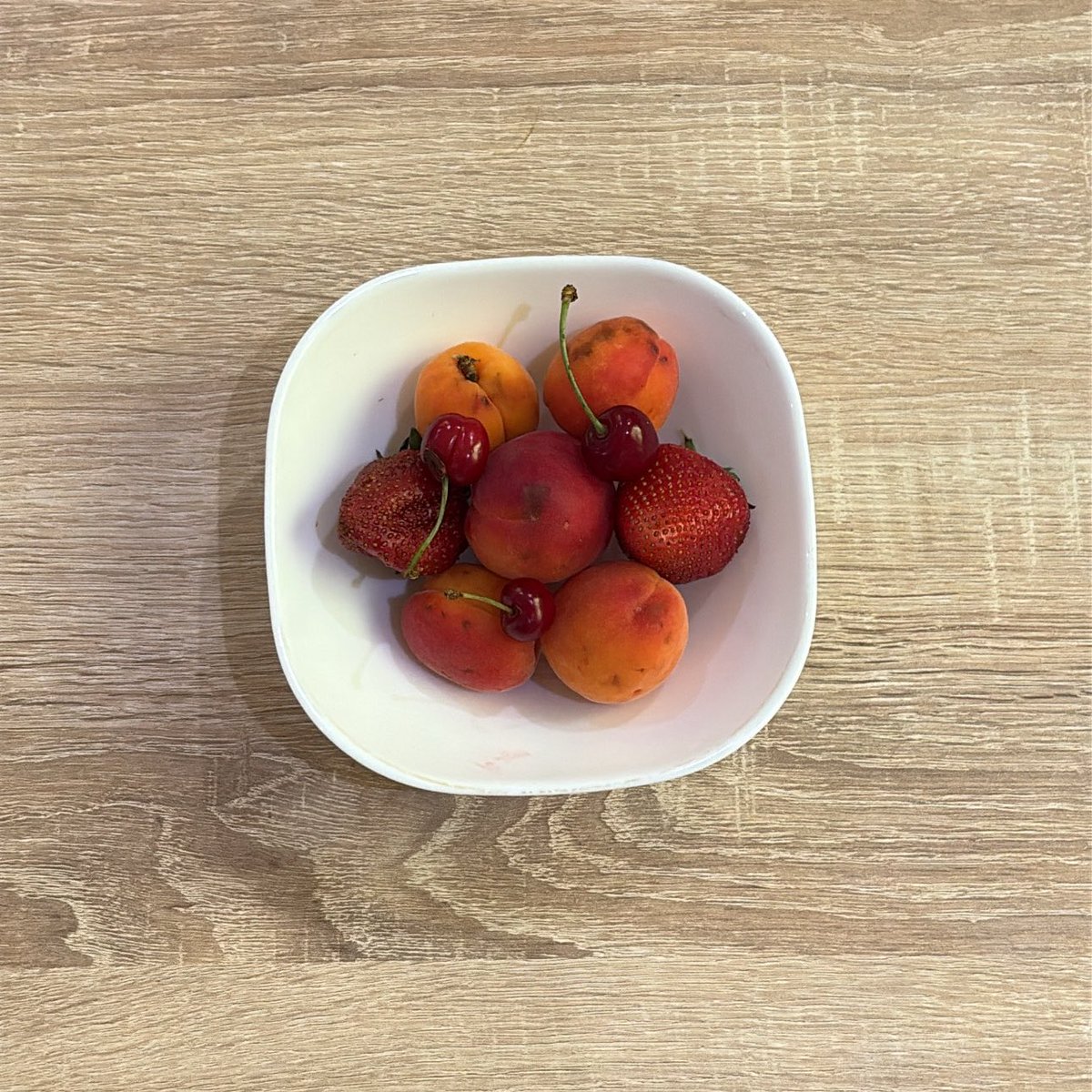 hellokiityyi's tweet photo. 🍑🍒🍓 https://t.co/dPEA5Czanc