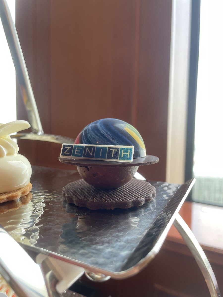 piupop's tweet photo. 結婚2周年アフタヌーンティーした🫖🪐 https://t.co/ZzmyHlLlnM