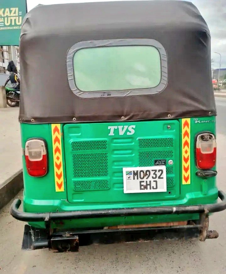Eng_Matarra's tweet photo. BAJAJ USED INAUZWA 

#TZS 6.8M

AINA - TVS KING (King of the Road) 🔥🔥

REG" #EHJ

▪️Cc. 200
▪️Gear 5
▪️Engine safi
▪️Starter inapiga
▪️Cover &amp; Seat safi
▪️Full Documents ✅️

IPO DAR (Mikoani Tunasafirisha)

CALL/WHATSAPP-0719542184 https://t.co/Efba9G3GdG