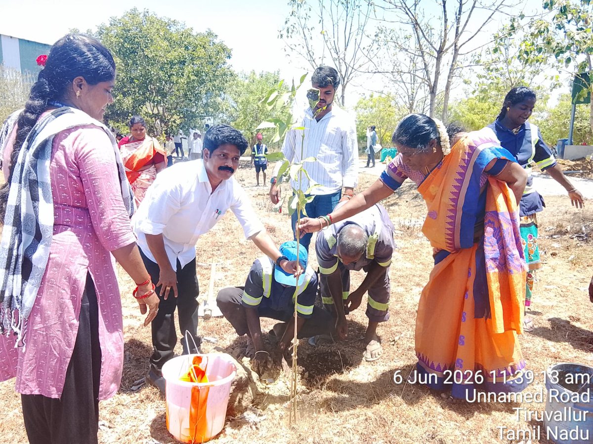 tiruvalur's tweet photo. A tree planting ceremony was held in Tiruvallur Municipality today  in which the Mayor, Municipal Commissioner, Municipal Council members, and all officers and employees of Tiruvallur Municipality participated https://t.co/sRSQee8sz3