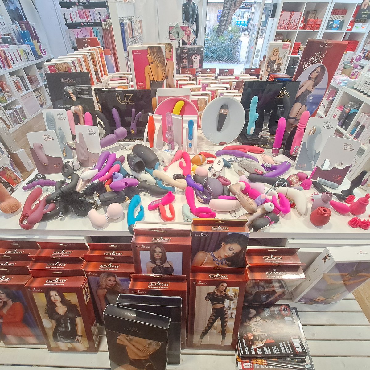 SecretsVila's tweet photo. Ven a ver nuestros #Masturbador #Vibrador #Succionador para #Clitoris #Pezones y #Vibración #PuntoG
#Orgasmos brutales #SabadoDeSeduccion #SabadoSabadete #sabadodeganarseguidores #swinger #swingers #HotWife #HotMILF #SeductorasTeam #SabadoDeMorboYProvocación #sexShop #Viladecans https://t.co/938zeagsgK