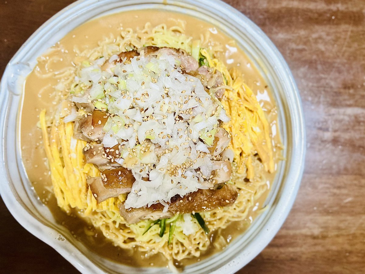 shunky00's tweet photo. 今日も飯作って戻り🙌🏻

オリジナルゴマだれの冷やし中華にしてみました🍜
この辺組み合わせて作ると、既製品ではなかなか出ない味になるのでオススメです✨✨

さて、今日もまだまだ頑張りまっす💪🏻🔥 https://t.co/nCSO6QsZ2d