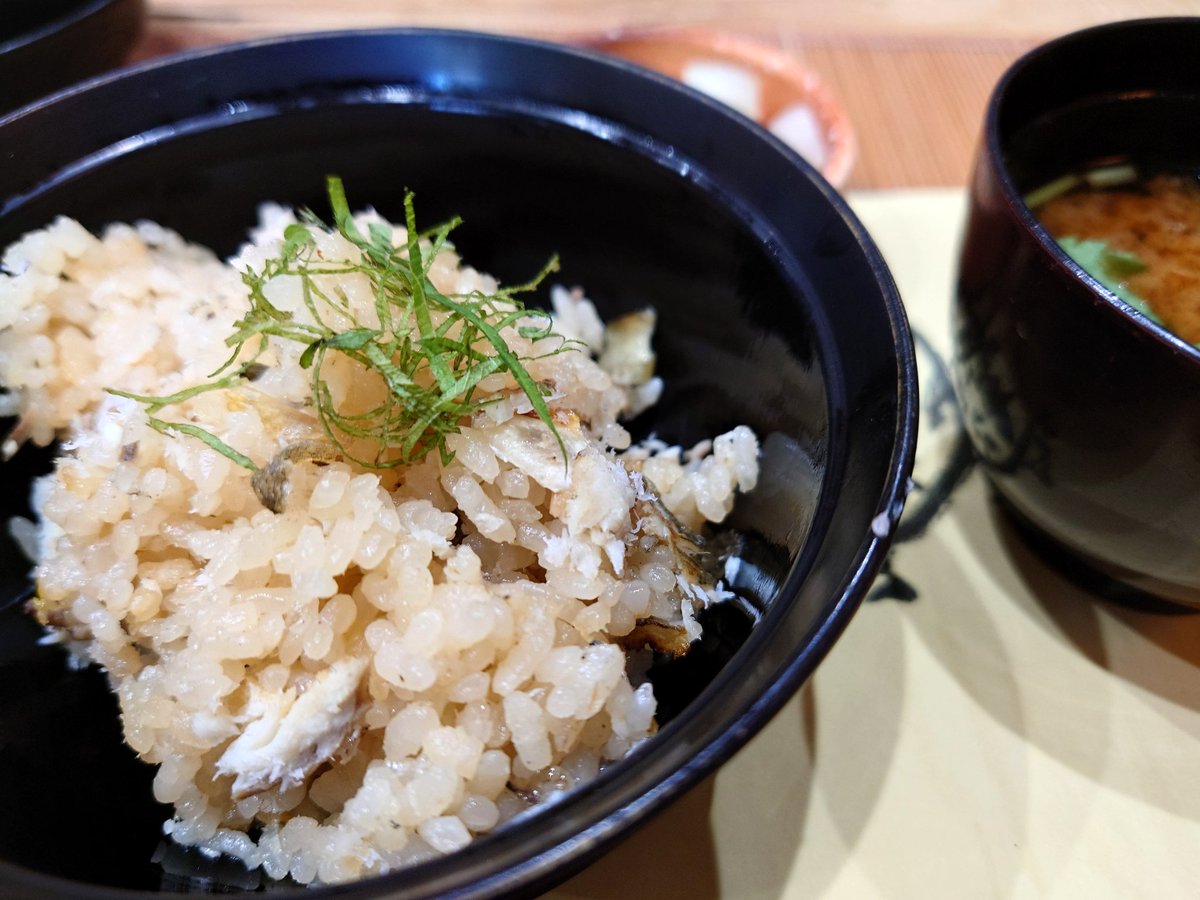 maguronne56's tweet photo. 発表会の後のお食事会。本格和食ランチをいただきました。おいしさに興奮したあまりメインのお料理撮るの忘れる始末 https://t.co/7UDurc1SNG