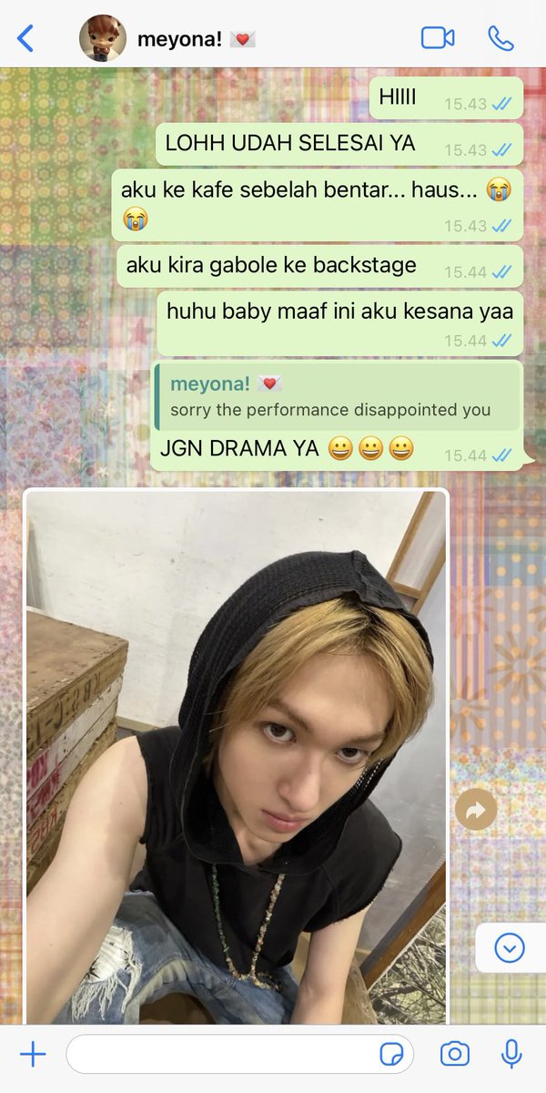 coppowla's tweet photo. band nya merona habis perform

fem #marhoon au https://t.co/BSjAzFJsDi