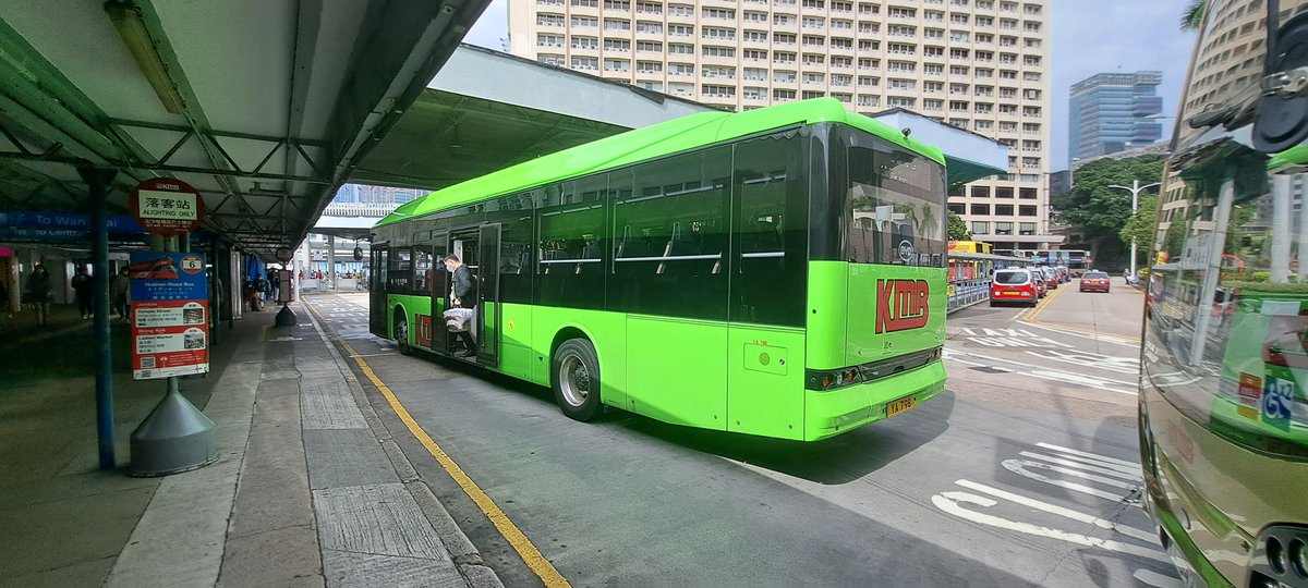 megatronus__'s tweet photo. @prsva01 Same bus? https://t.co/1OLDfJHm7L