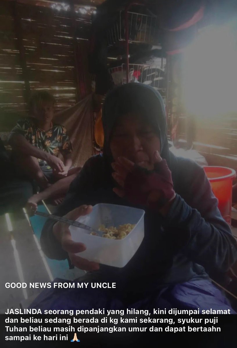 _AmranFans's tweet photo. Alhamdulillah. Selepas 14 hari hilang dalam hutan tebal akhirnya Jaslinda ditemui oleh sekumpulan orang asli.

Sekarang masih berada di Kampung Lubuk Gaharu. https://t.co/CNmTWjOxQM