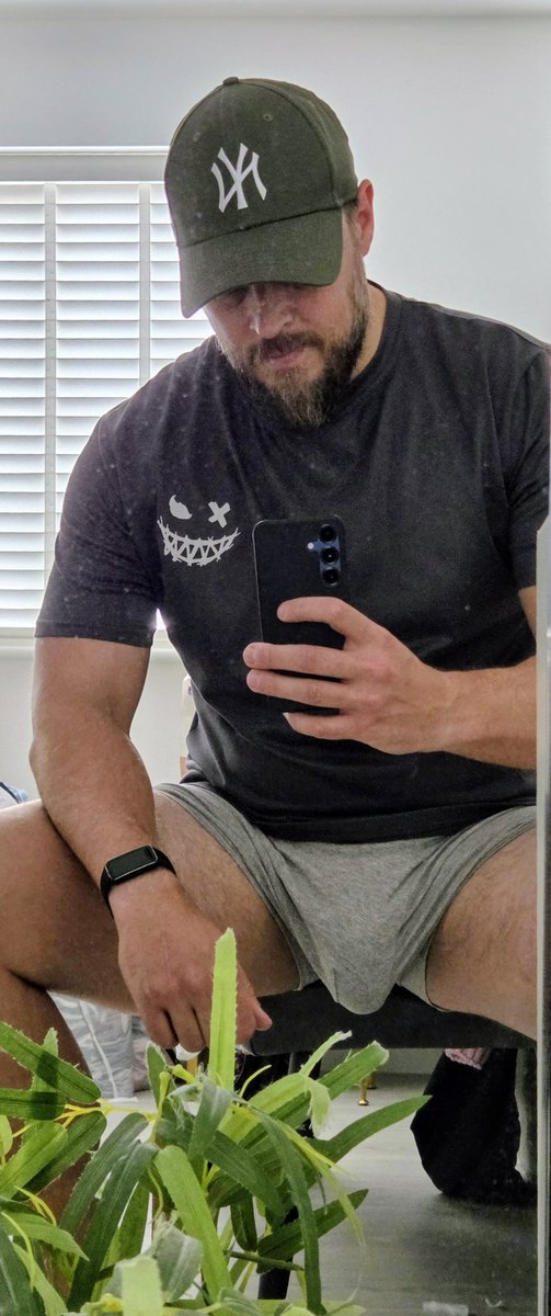 ThePrivateGent's tweet photo. Trying to get ready but keep getting distracted 😉 https://t.co/wbDQOMNWc4
