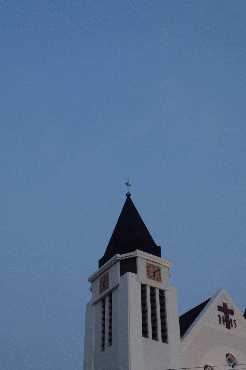 sampingfore's tweet photo. kalau agama diliat dari galeri dah pasti bukan muslim, karena foto gereja lebih banyak dibanding foto masjid cuma 1 di solo https://t.co/FTTv4Y7DSF