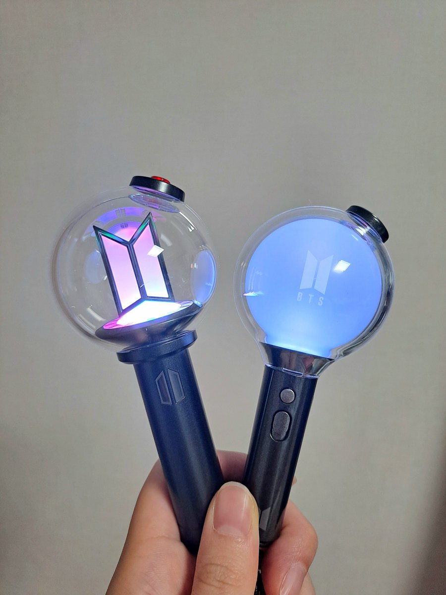 JMbird1013's tweet photo. 새로운 미밤이 키링왔당💜
미니 스에밤보다 쫌더 커지고 길어짐
사미밤이랑 빛나는게 똑같네ㅋㅋ https://t.co/dGTwrIjAtw