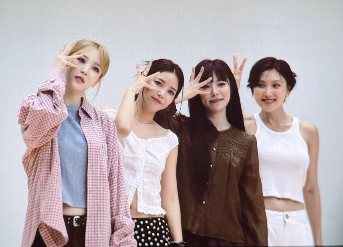 k_moo_star's tweet photo. [#마마무 ]                                
260606 마마무 미팬 Preview (2)

#솔라 #Solar #문별 #MoonByul #휘인 #WheeIn #화사 #Hwasa https://t.co/Wa13nICzHq