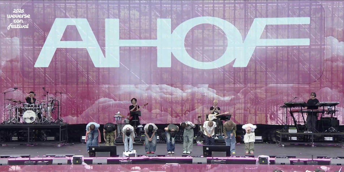 jpopchartdata's tweet photo. 260606 AHOF 2026 WECONFE Setlist:

1. RENDEZVOUS 
2. RUN AT 1.5x SPEED 
3. THE UNIVERSE 
4. WE READY
5. MAMMA MIA (WHO WE ARE)
6. PINOCCHIO https://t.co/WUd8vQ7euT