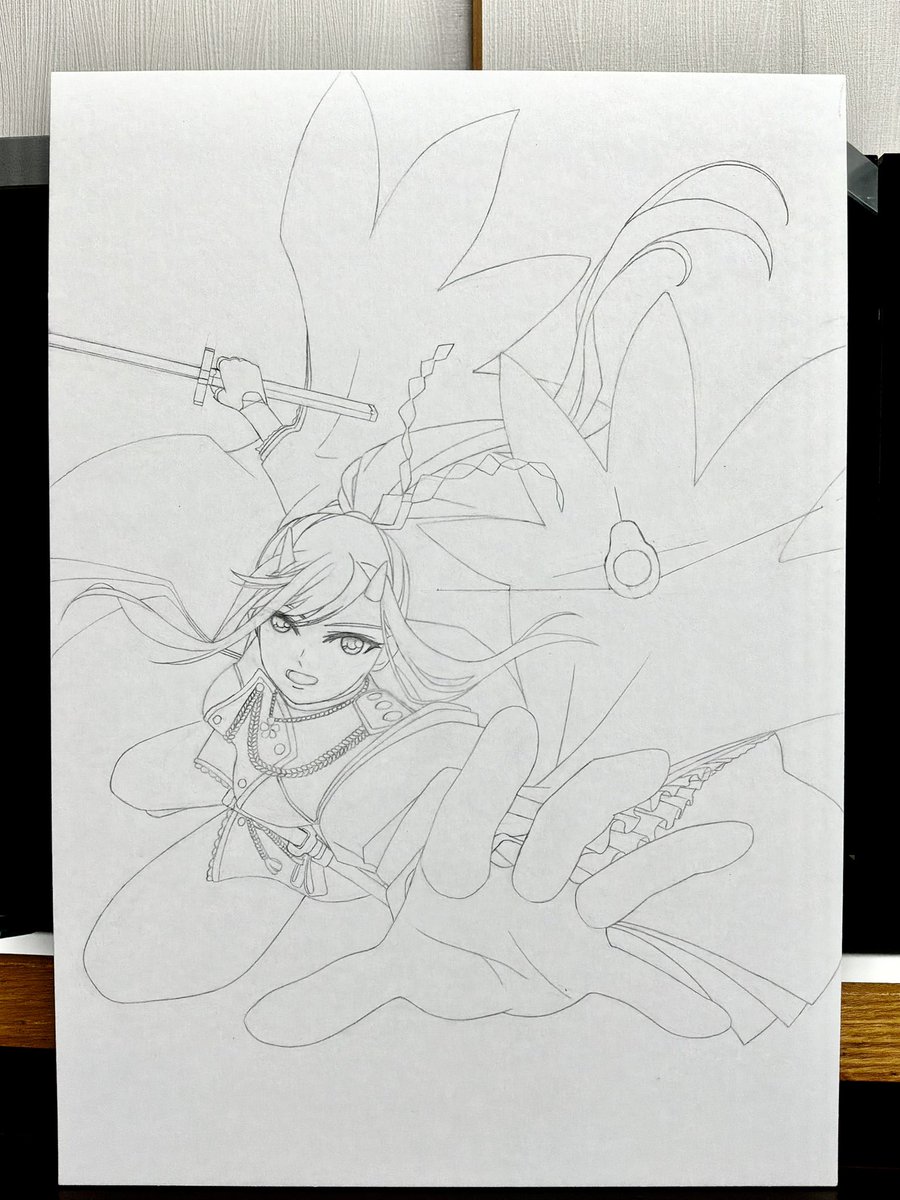 ここまで線が引けたので、そろそろ着物の柄を描き込んでいきます。
柄は、塗りで表現したいので、かなり大雑把で良いはずです。
#アズールレーン #龍鳳 #アナログ絵 