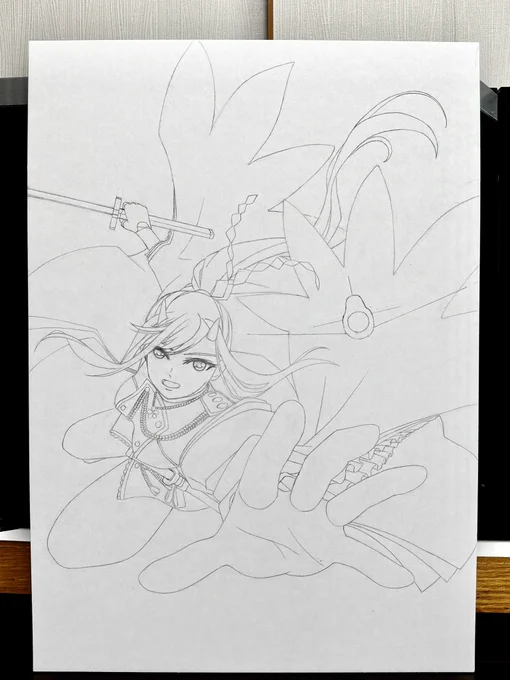 ここまで線が引けたので、そろそろ着物の柄を描き込んでいきます。
柄は、塗りで表現したいので、かなり大雑把で良いはずです。
#アズールレーン #龍鳳 #アナログ絵 