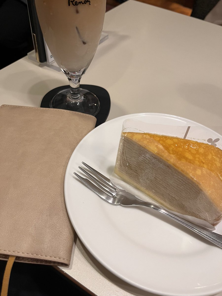 sonoko1973's tweet photo. 休日は糖質と脂質と小説。 https://t.co/1yfELX0uaJ