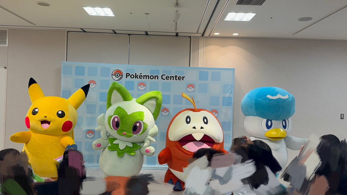 a821__'s tweet photo. 立ち見席最前ドセンの光景📸 https://t.co/w65fFCKaby