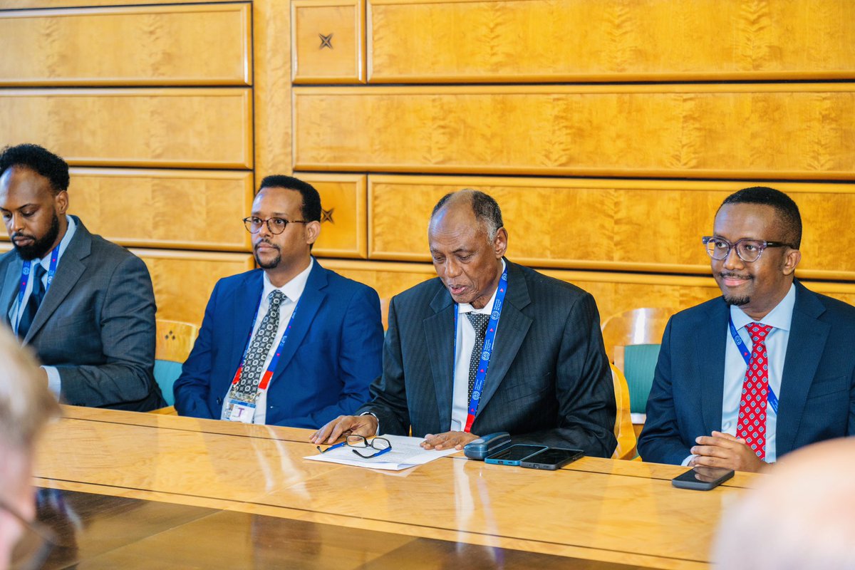 SomaliaMolsa's tweet photo. Somalia’s tripartite delegation, led by Minister Salim Alio Ibro, met with @ILO Director-General @GilbertFHoungbo on the sidelines of the #ILC2026 in Geneva to discuss labour reforms, social dialogue and continued cooperation to advance decent work and social justice in #Somalia. https://t.co/eqn17eXPDg