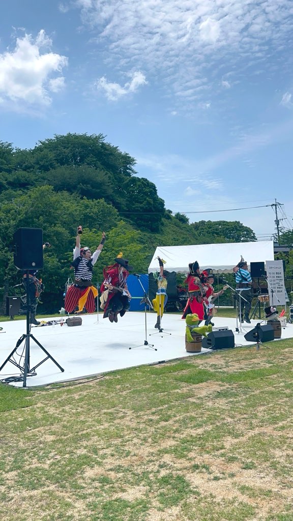 WILLIAM_VPRO's tweet photo. ＃七山ふるさとまつり 
＃VPRO海賊団
1時間耐久UTAGE完了しました💀✨️
梅雨に入ったばかりにもかかわらず、快晴と大自然に囲まれての出航でした🚢✨️
地元唐津で大暴れしたぞ～😆
初めてお会いした皆さん、かけつけてくださった皆さん、ありがとうございました！
また今月末お会いしましょう😊✨️ https://t.co/A6IZkoT86x